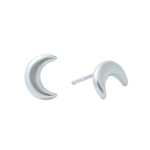Minimalist crescent moon earrings in silver